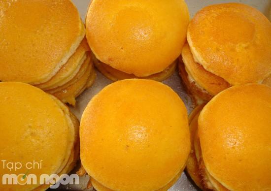 Sắc màu bánh ngọt xứ “chùa Vàng”