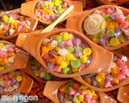 Sắc màu bánh ngọt xứ “chùa Vàng”