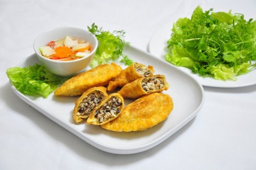 Bánh gối ngon, giòn, vàng ruộm dịp đông về. Ảnh minh họa