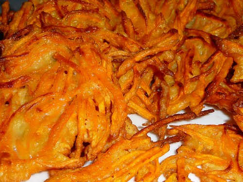 Bánh khoai được xem là món ăn phổ thông của thực khách mỗi dịp đông về. Ảnh minh họa