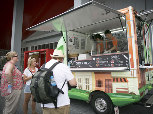 Xe bánh mì Việt ở Thái